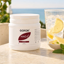 MAG-5+ ENERGY su terrazza mediterranea con limone e acqua fresca